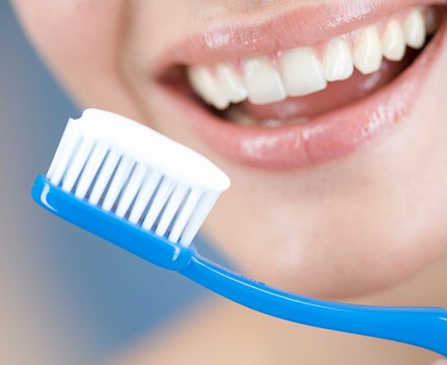 Để bảo bệ tốt cho hàm răng của mình sau khi dán sứ, bạn nên thực hiện đúng theo hướng dẫn và chỉ định của bác sĩ
