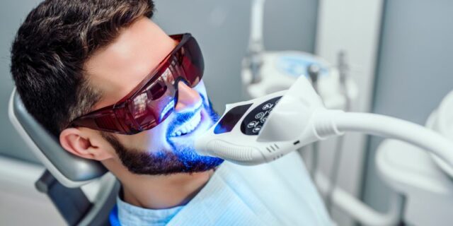 Phương pháp Laser Whitening giúp làm răng trắng hơn
